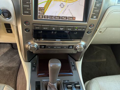 Used 2017 Lexus GX 460 Luxury AWD/4WD image 8