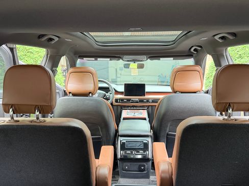 Used 2020 Lincoln Aviator Reserve w/ Elements Package Plus AWD/4WD image 16