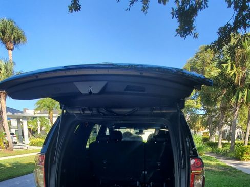 Used 2021 Chevrolet Tahoe 4WD w/ 1FL Safety Package image 15