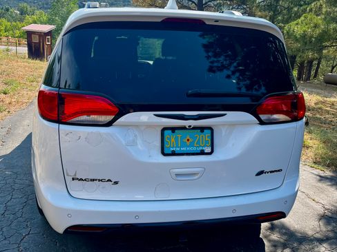 Used 2019 Chrysler Pacifica Limited w/ Advanced Safetytec Group FWD image 5