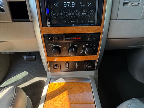 Used 2008 Chrysler Aspen Limited image 29