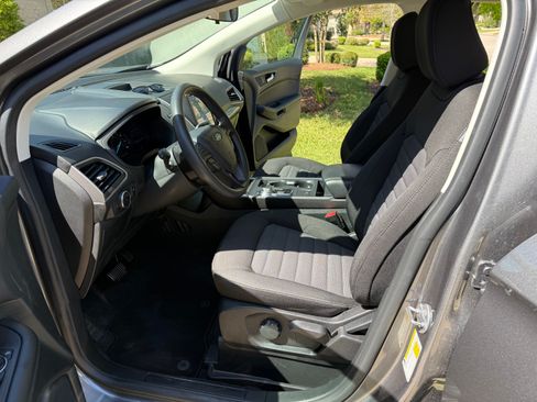 Used 2024 Ford Edge SE image 9