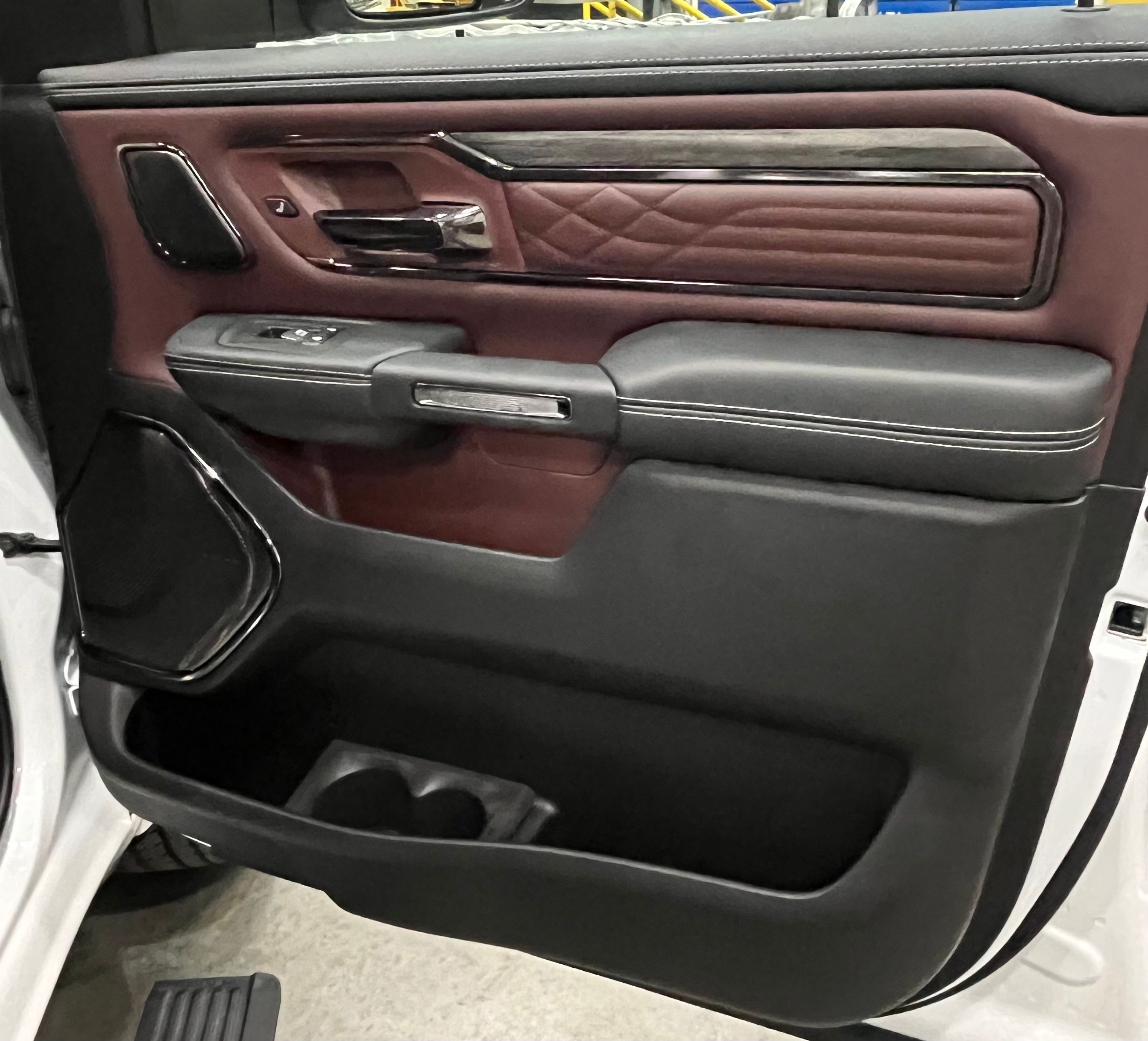 Used 2025 RAM 1500 Limited AWD/4WD image 16