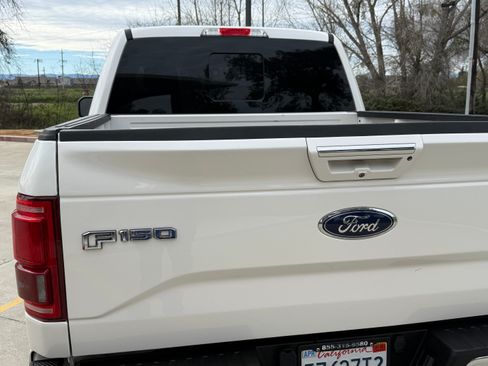 Used 2015 Ford F150 Lariat w/ Equipment Group 502A Luxury image 12