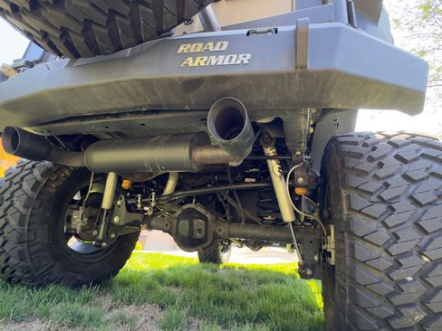 Used 2017 Jeep Wrangler Unlimited Rubicon w/ Connectivity Group image 13