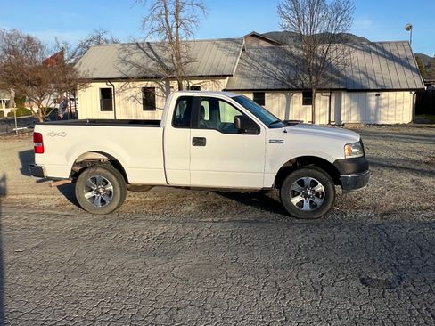 Used 2005 Ford F150 XL image 1