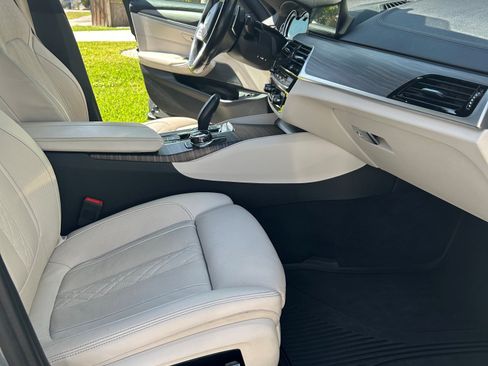 Used 2018 BMW M550i xDrive image 14