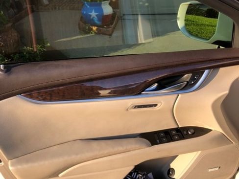 Used 2013 Cadillac XTS Luxury w/ Driver Awareness Package FWD image 8