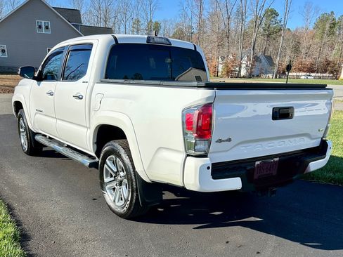 Used 2018 Toyota Tacoma Limited image 6