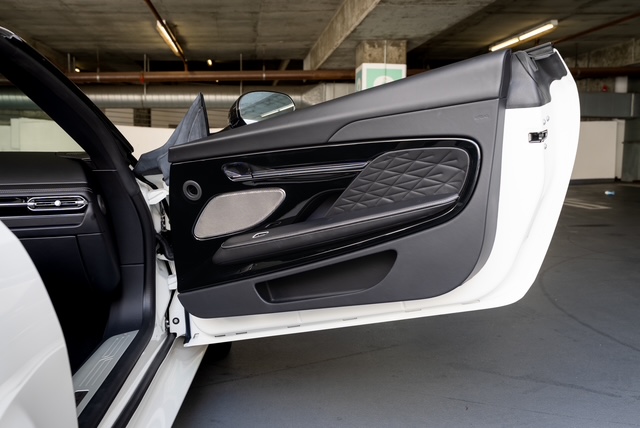 Used 2025 Aston Martin DB12 Convertible RWD image 13