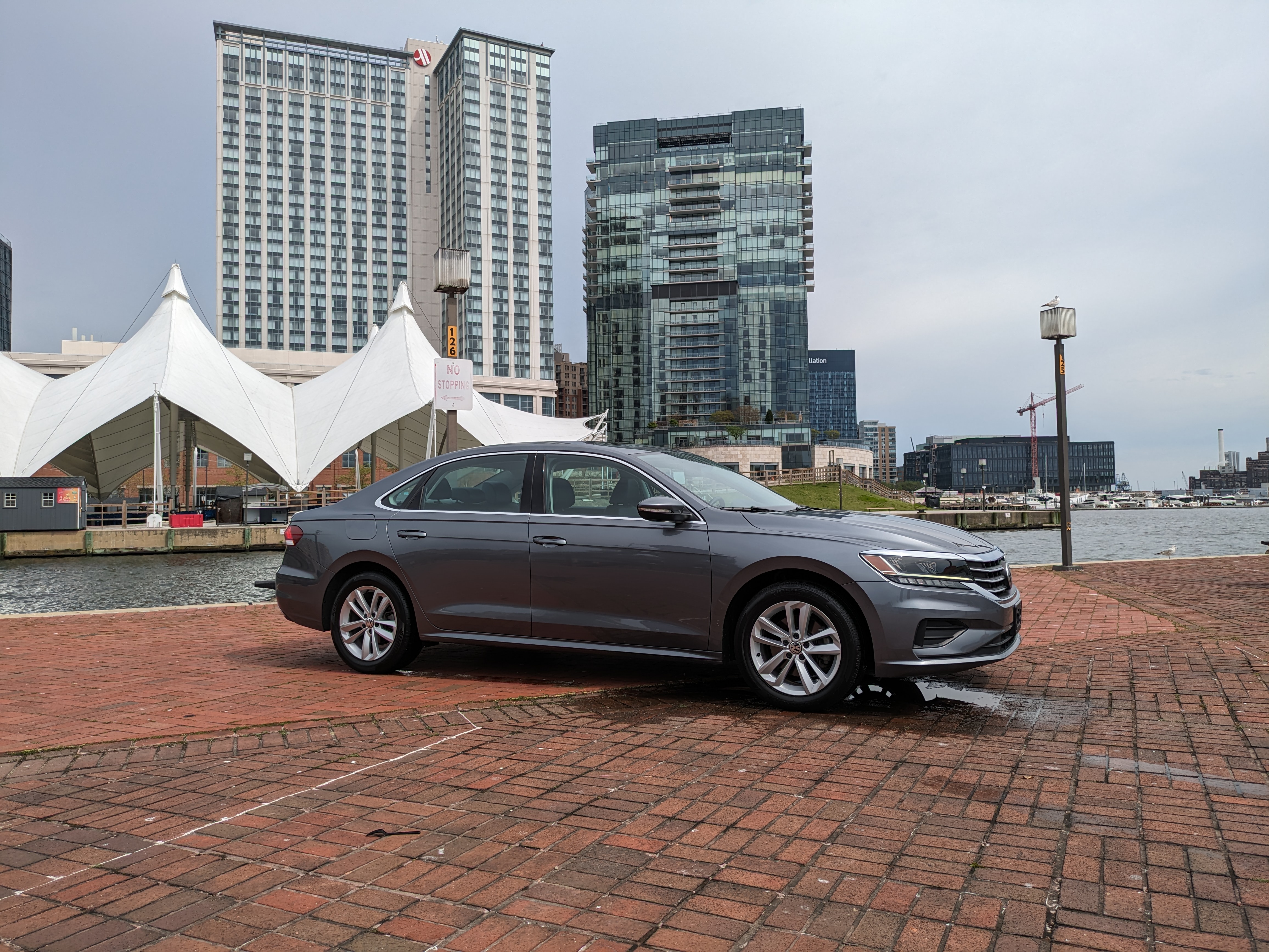Used 2020 Volkswagen Passat 2.0T SE w/ Sunroof Package FWD image 2
