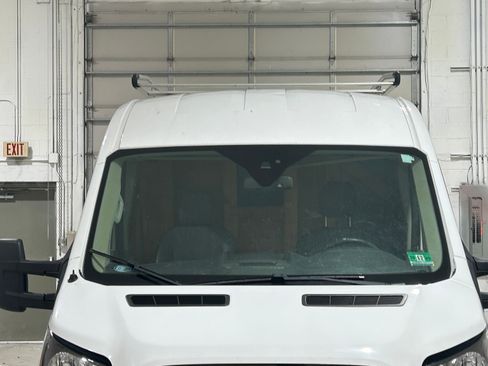 Used 2019 Ford Transit 250 148 Medium Roof image 1