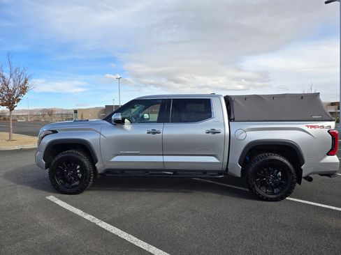 Used 2023 Toyota Tundra Limited image 2