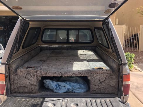 Used 1993 Toyota Pickup Deluxe image 8