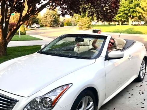 Used 2010 INFINITI G37 Convertible w/ Premium Pkg RWD image 10