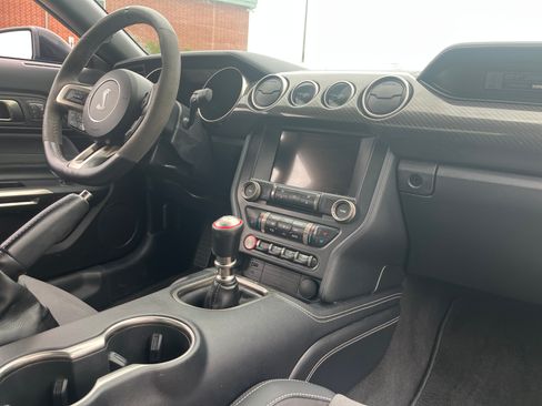 Used 2019 Ford Mustang Shelby GT350 w/ Technology Package RWD image 8