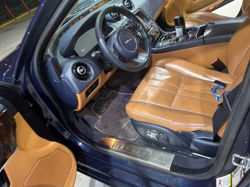 Used 2011 Jaguar XJ L image 4
