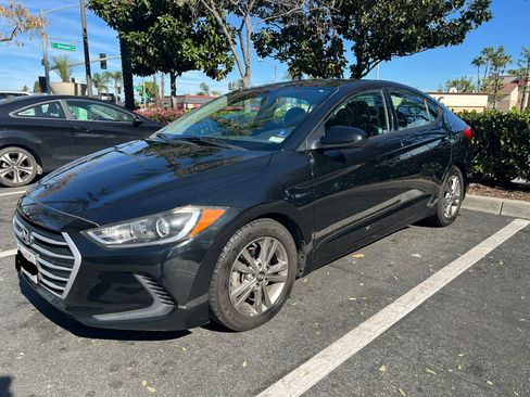 Used 2017 Hyundai Elantra SE FWD image 4