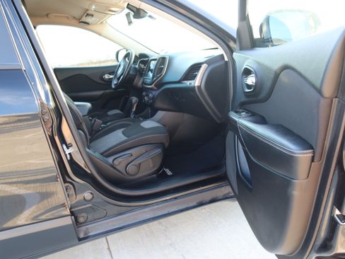 Used 2014 Jeep Cherokee Latitude image 12