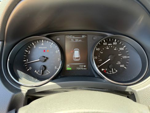 Used 2017 Nissan Rogue SV image 10