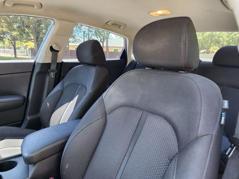 Used 2018 Kia Optima LX image 12