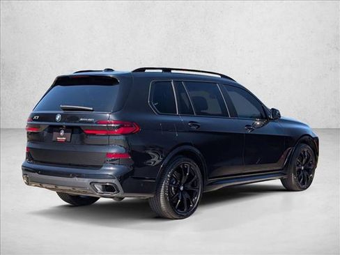 Used 2024 BMW X7 xDrive40i w/ Climate Comfort Package AWD/4WD image 11
