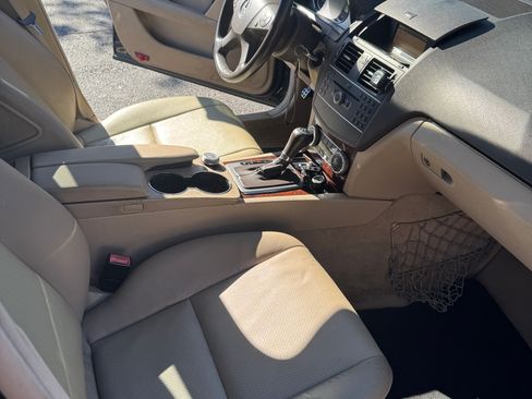 Used 2011 Mercedes-Benz C 300 Sedan image 14