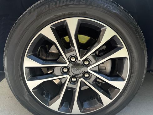 Used 2023 Jeep Grand Cherokee L Overland image 9