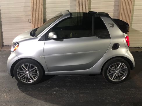 Used 2018 smart fortwo electric drive image 10