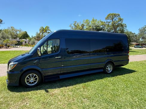 Used 2014 Mercedes-Benz Sprinter 2500 image 8