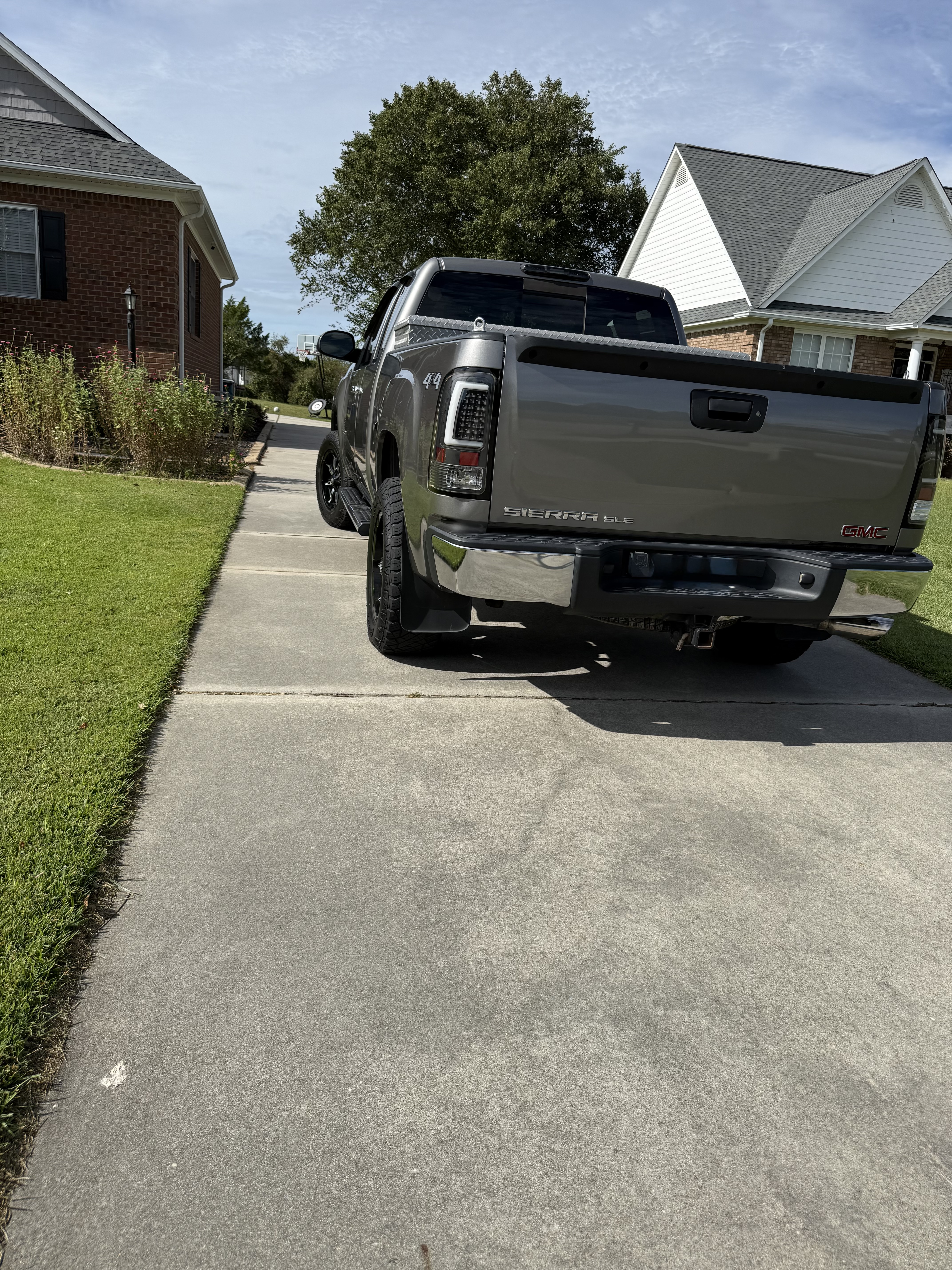 Used 2012 GMC Sierra 1500 SLE w/ Power Tech Package AWD/4WD image 13