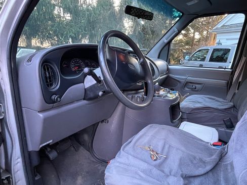 Used 2002 Ford E-350 and Econoline 350 Van image 24