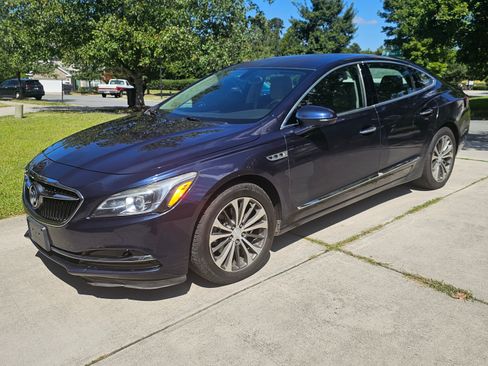 Used 2017 Buick LaCrosse Preferred image 1