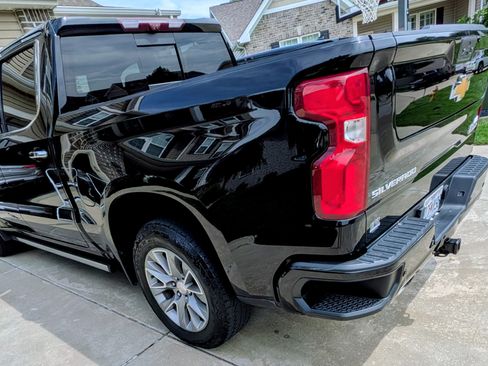 Used 2022 Chevrolet Silverado 1500 High Country w/ Technology Package AWD/4WD image 9