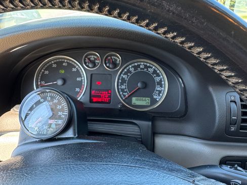 Used 2002 Volkswagen Passat GLS FWD image 5