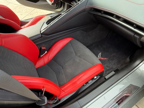 Used 2022 Chevrolet Corvette Stingray Preferred Conv w/ Z51 Performance Package RWD image 9