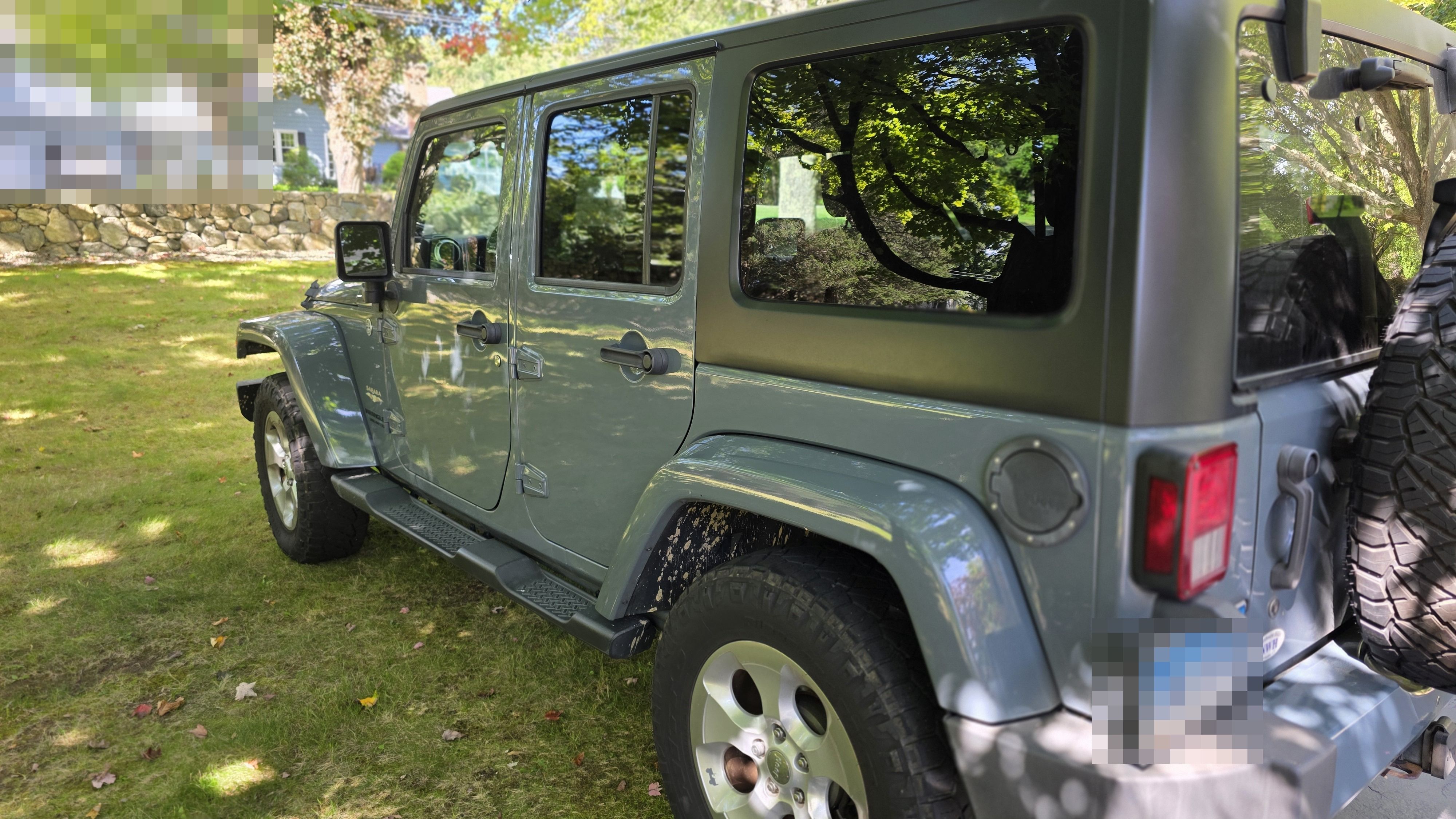 Used 2015 Jeep Wrangler Unlimited Sahara w/ Connectivity Group AWD/4WD image 2