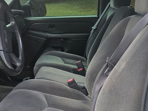 Used 2004 GMC Sierra 2500 SLE RWD image 10