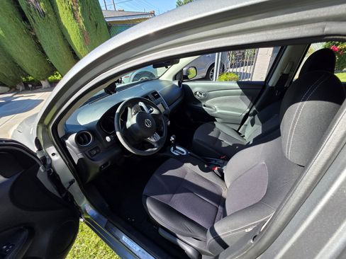 Used 2014 Nissan Versa SL w/ Tech Package image 12