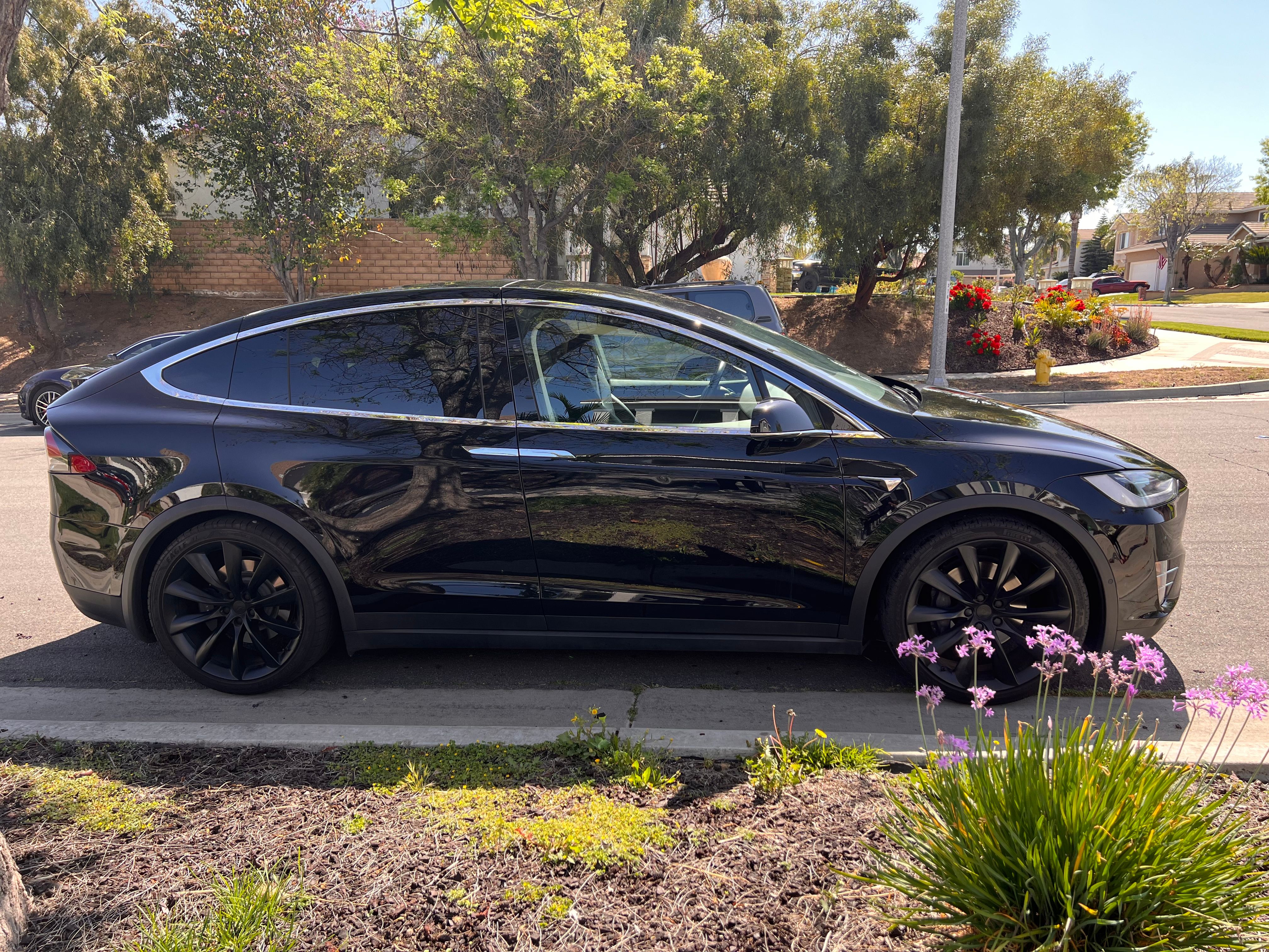 Used 2018 Tesla Model X 75D AWD/4WD image 1