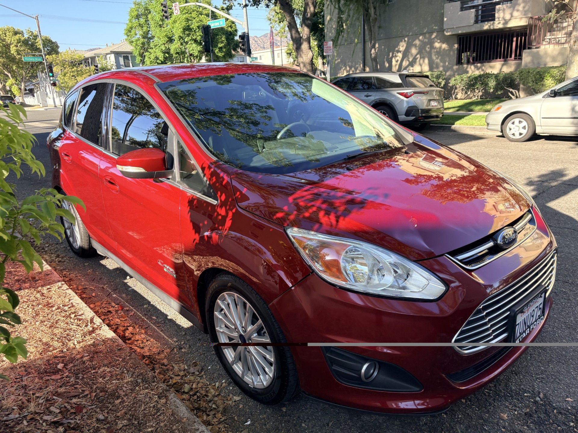 Used 2016 Ford C-MAX Energi SEL w/ Equipment Group 302A FWD image 2