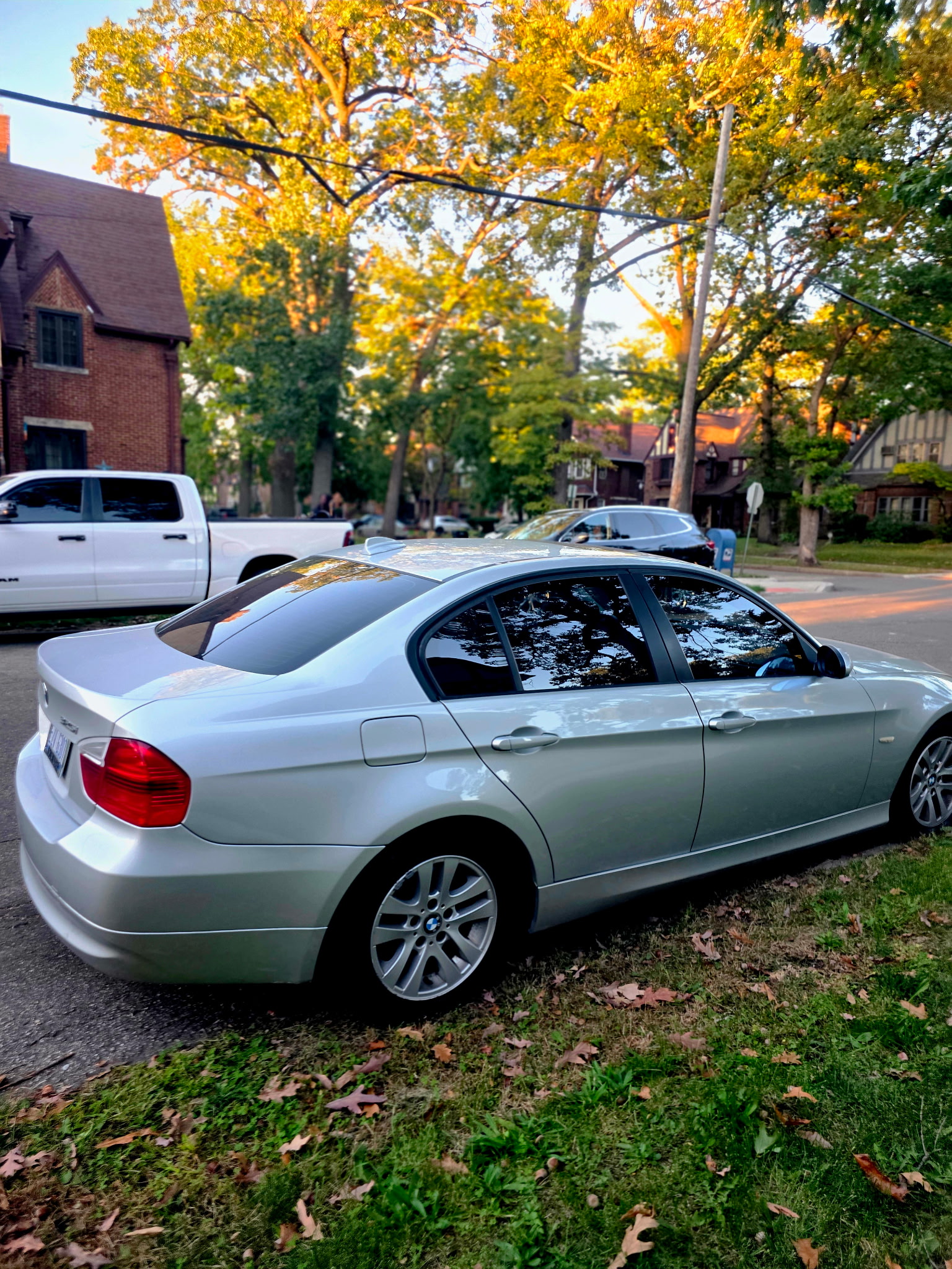 Used 2006 BMW 325i Sedan RWD image 9