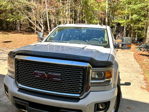 Used 2015 GMC Sierra 2500 Denali w/ Duramax Plus Package image 1