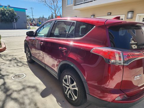 Used 2018 Toyota RAV4 LE w/ All Weather Liner Package image 9