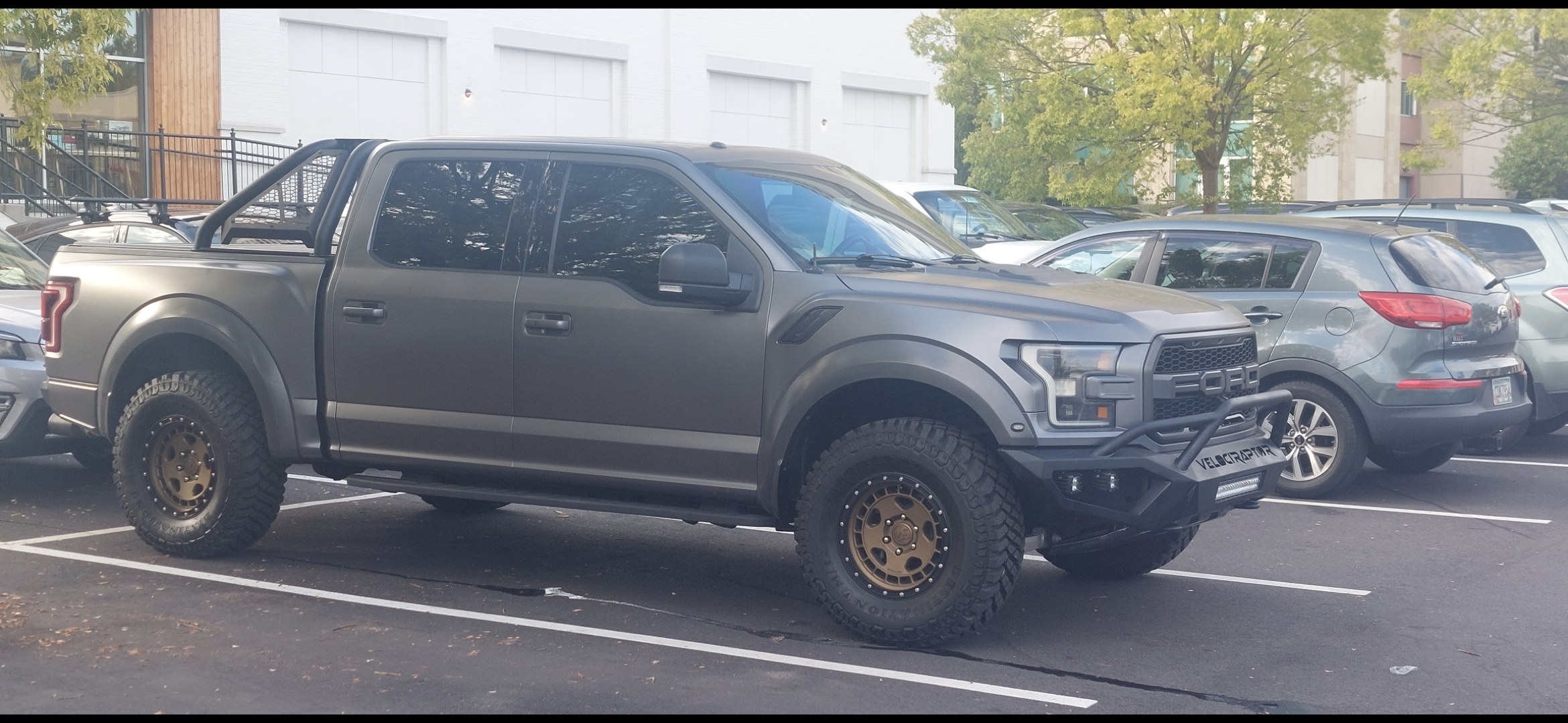 Used 2017 Ford F150 Raptor w/ Equipment Group 802A Luxury AWD/4WD image 2