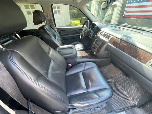 Used 2009 GMC Yukon XL Denali AWD/4WD image 11