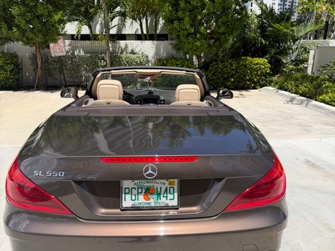 Used 2018 Mercedes-Benz SL 550 image 12