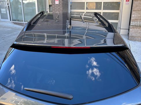 Used 2011 Cadillac SRX Luxury image 4