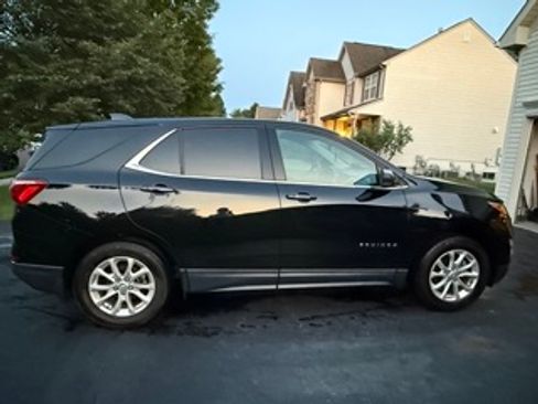 Used 2020 Chevrolet Equinox LT w/ Driver Convenience Package AWD/4WD image 5