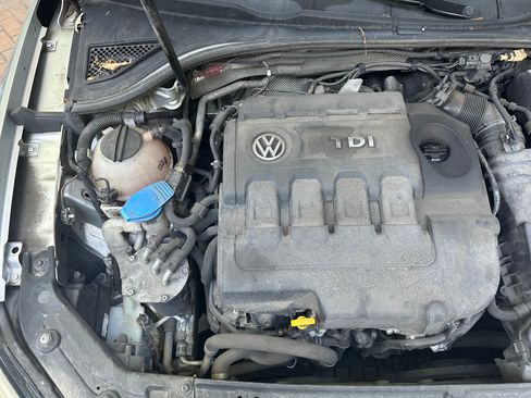 Used 2015 Volkswagen Passat TDI SE FWD image 26